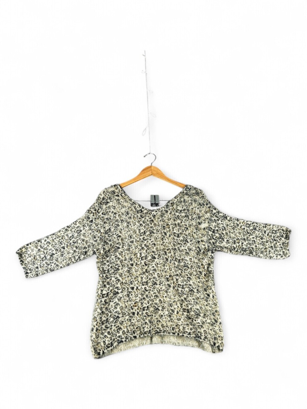 BKE Women's V-Neck Animal Print Sweater Size S